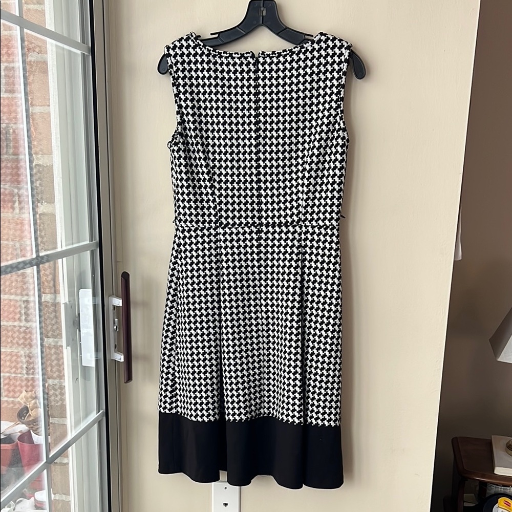 Gorgeous A-Line Calvin Klein Dress - Picture 3 of 5